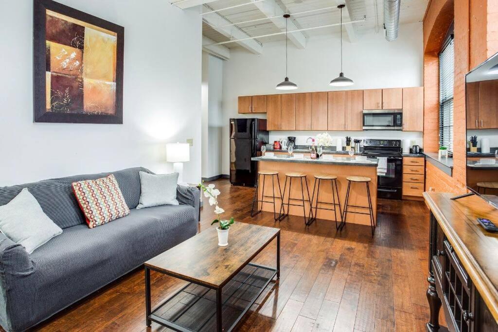 Centric Ny Style Loft W/King Bed Leilighet Rochester Eksteriør bilde
